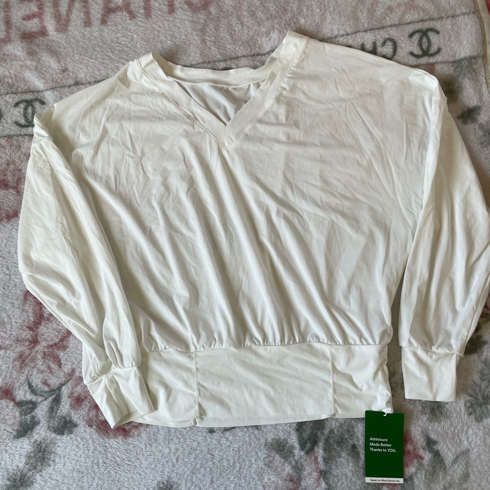 HALARA Cream V-Neck Blouse